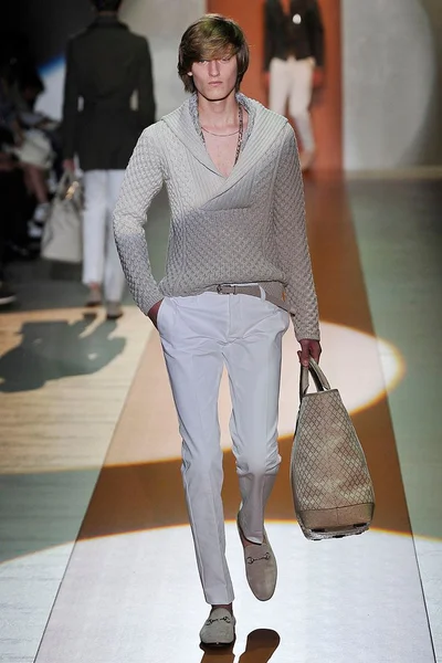 Look 11